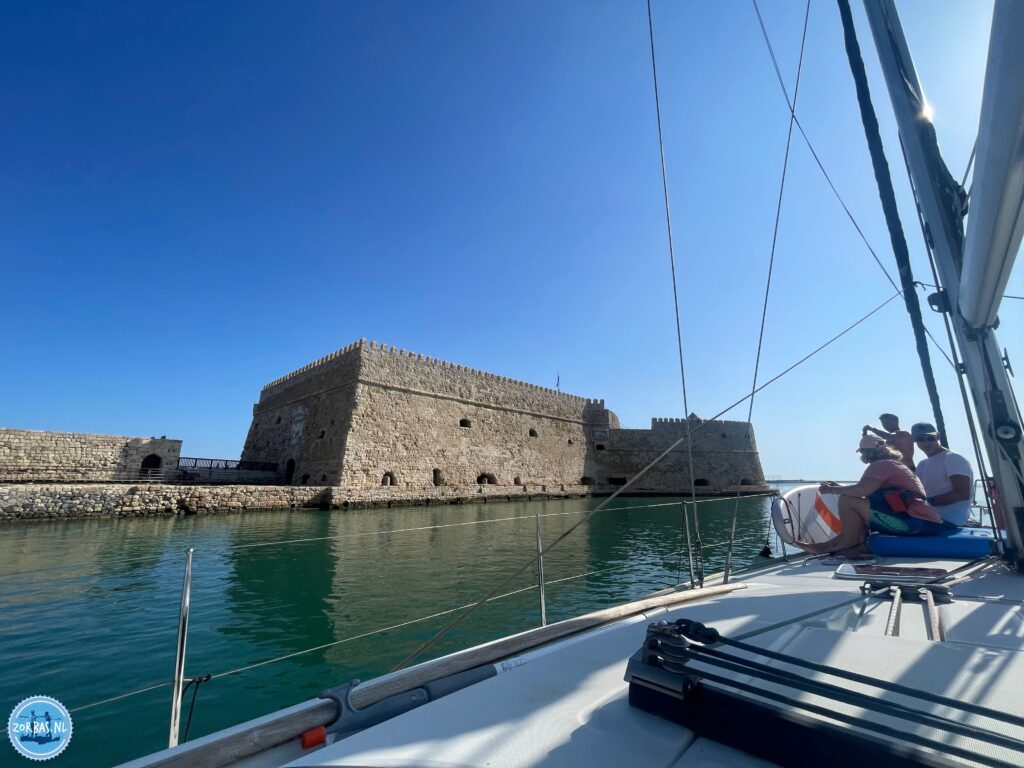 Sailing from Heraklion to Dia on a catamaran. Join us for a sailing excursion to the island of Dia. Nice snorkelling and swimming possibilities