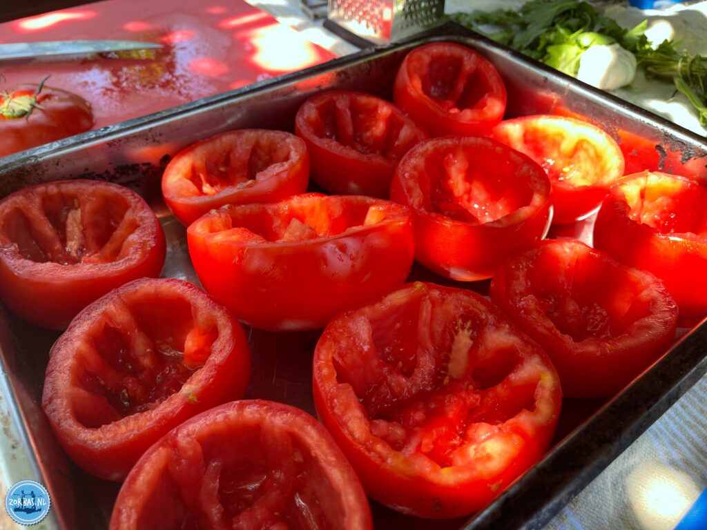Taste the real Cretan diet at Zorbas Island. Every day fresh cooked food for diner. Enjoy the beautiful sun set while having a great diner.